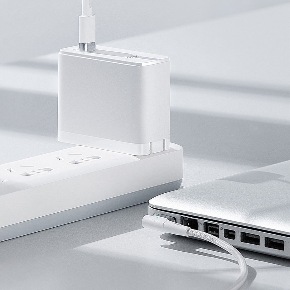 Baseus® CATXC-W02 Magnetni MacBook Type C 60W kabel 2M bijeli (L-oblik)